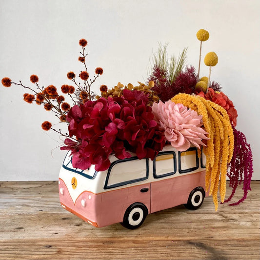 Kombi Vase with a dried flower arrangement